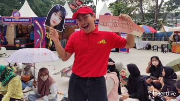 Allo Bank Fest Day 2, ReVeLuv Pakai Kostum - Jualan Kipas Berwajah Red Velvet