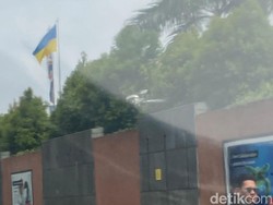 6 Fakta Kedubes Inggris Kibarkan Bendera LGBT