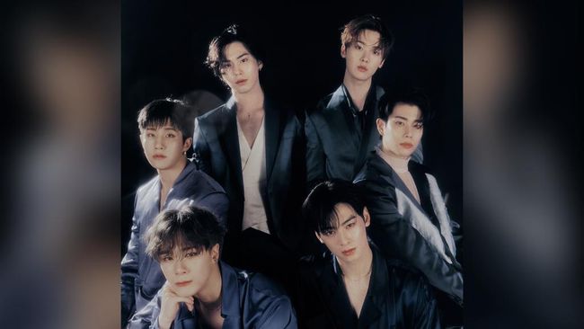 Kepada CNNIndonesia.com, ASTRO membagikan kisah di balik album Drive to the Starry Road.