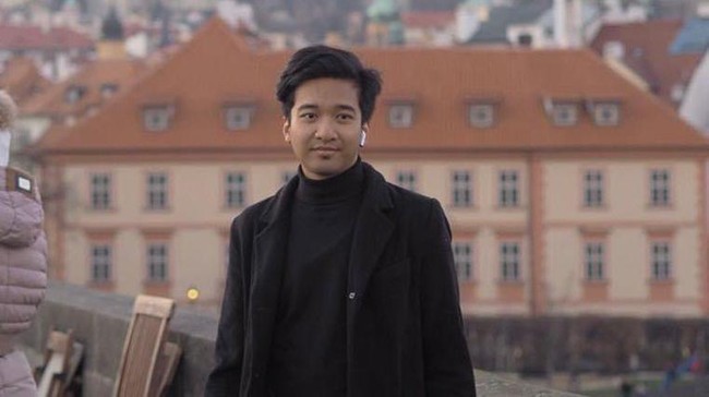 Mahasiswa asal Jember, Jawa Timur, menjadi warga Indonesia pertama yang bekerja di pabrik produksi mobil Tesla di Jerman, Gigafactory.