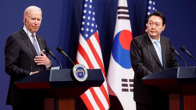 Biden dan Presiden Korsel Yoon Suk-yeol sepakat meningkatkan latihan militer AS-Korsel demi meredam ancaman Korut.