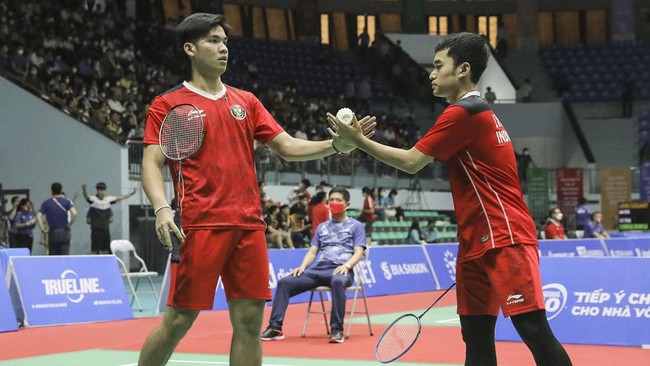 Leo Rolly Carnando/Daniel Marthin meraih medali emas SEA Games 2021 dari nomor ganda putra badminton.