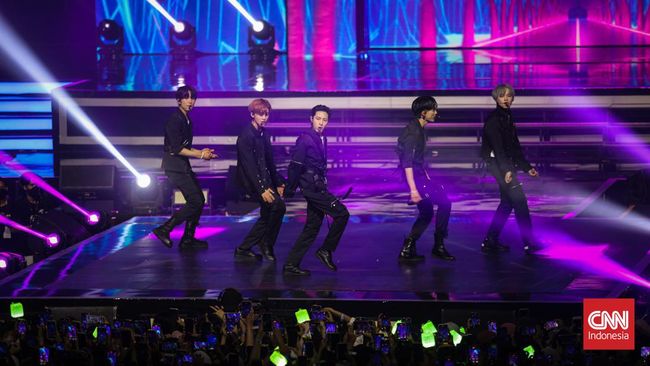 NCT Dream Panaskan Allo Bank Fest dengan Hot Sauce dan Ridin' NCT Dream membuka Special Shows Allo Bank Festival 2022 dengan lagu Hot Sauce dan Ridin'.