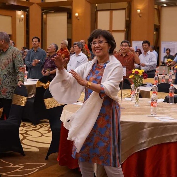 <p>Ova Emilia terpilih setelah mendapatkan suara terbanyak di antara tiga calon lainnya. Pemilihan pun berlangsung di Balai Senat UGM, Jumat (20/5/2022). (Foto: Instagram: @ovaemi)</p>