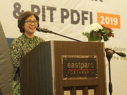 7 Potret Ova Emilia, Wanita yang Resmi Jadi Rektor UGM Periode 2022-2027