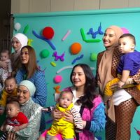 Seru! 7 Potret Suasana Photoshoot Para Baby Viral, Ada Rayyanza Hingga ...