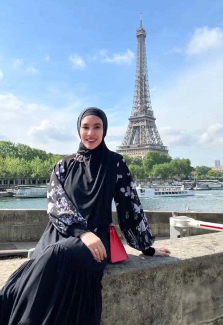 Potret Babymoon Kartika Putri di Paris