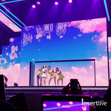 Disambut Meriah, Red Velvet Tampilkan 'Feel My Rhythm' dan 'Queendom'