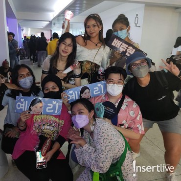 Antusiasme ReVeluv Nonton Red Velvet Live di Allo Bank Festival 2022