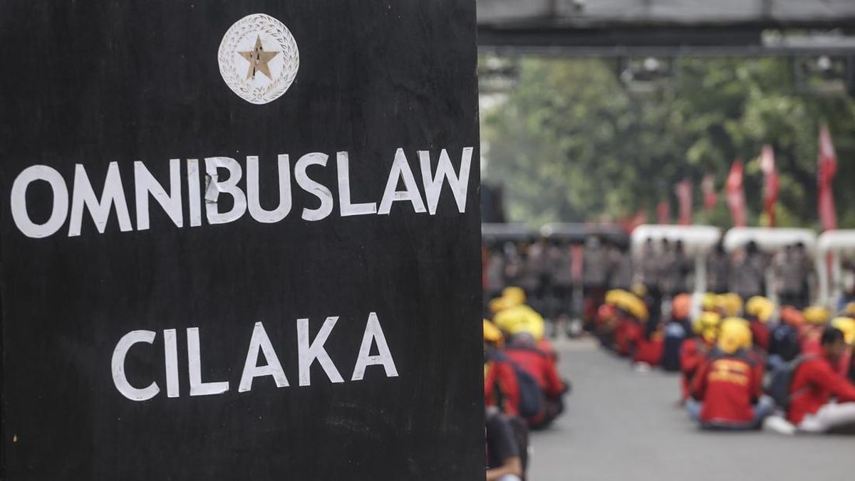 Aliansi Buruh Gelar Aksi di Depan Gedung DPR Saat May Day Hari Ini