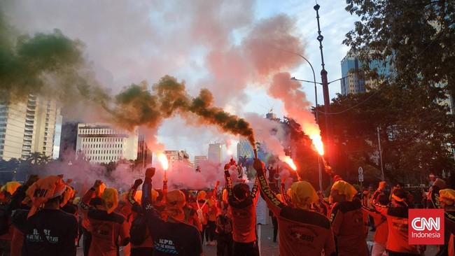 Presiden KSPI mengatakan aksi buruh pada May Day akan berlangsung serentak di Indonesia pada May Day, termasuk Jakarta di depan Istana, MK, dan Senayan.