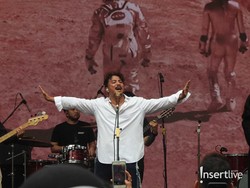 Lirik Lagu Dari Planet Lain - Sal Priadi