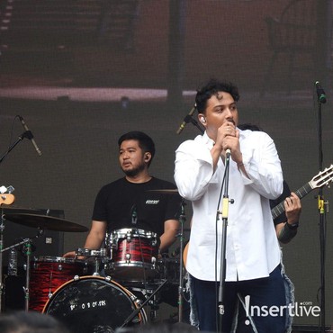 Lirik Lagu Mencintaimu - Sal Priadi