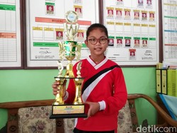 Kisah Celyn, Bocah Sragen Segudang Prestasi dengan 700 Piala