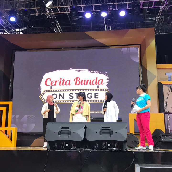 Allo Bank Festival memasuki hari terakhir nih, Bunda. Di hari ketiga ini, Bunda bisa menyaksikan Cerita Bunda on Stage di Transmedia Stage, lho.  (Foto: Mutiara Ananda/ HaiBunda)