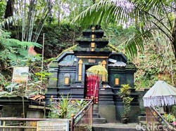 Ahli Spiritual Kawal Wisata Mistis KKN Desa Penari di Banyuwangi