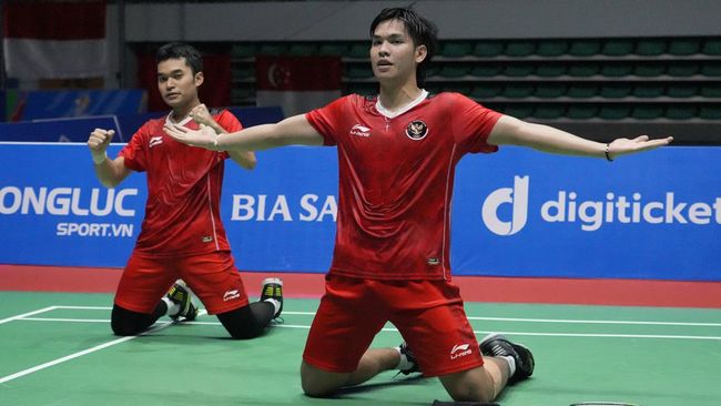 Leo/Daniel Juara Singapore Open 2022 Usai Kalahkan Fajar/Rian Leo Rolly/Daniel Marthin berhasil menjadi juara ganda putra Singapore Open 2022 usai mengalahkan wakil Indonesia lainnya, Fajar Alfian/Muhammad Rian Ardianto.