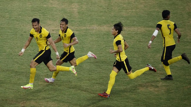 Pelatih Malaysia: Kalah dari Indonesia Itu Pahit Pelatih Malaysia U-23 Brad Maloney frustrasi usai gagal membawa pulang medali SEA Games 2021 setelah kalah 3-4 dari Timnas Indonesia U-23.