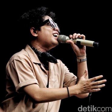 Lirik Lagu Insya Allah - Juicy Luicy