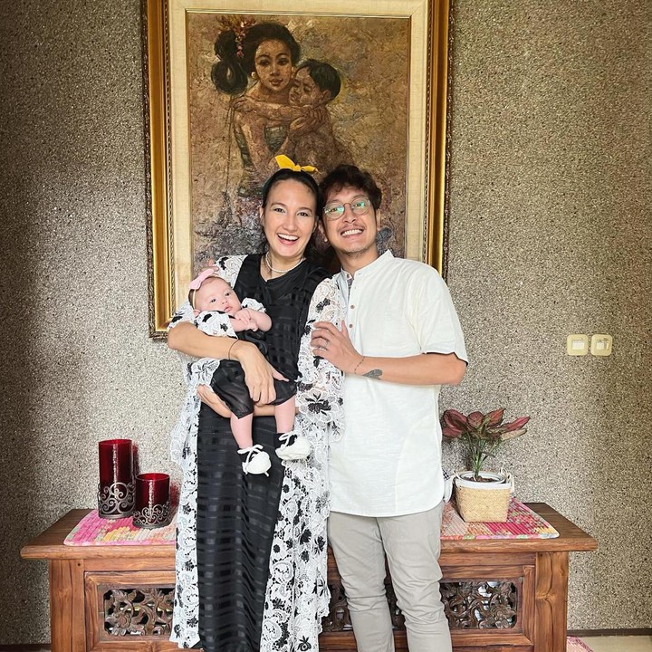 <p>Sebelumnya, pada momen Hari Raya Idul Fitri lalu, Nadine dan Djiwa juga nampak ikut merayakan Lebaran bersama Dimas. (Foto: Instagram @nadinelist)</p>
