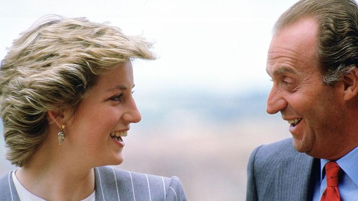 SPAIN - APRIL 24:  Princess Diana with King Juan Carlos during an official visit to Spain  (Photo by Tim Graham Photo Library via Getty Images)