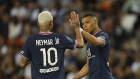 Drama PSG: Banjir Gol, Hattrick Mbappe, dan Perpisahan Di Maria