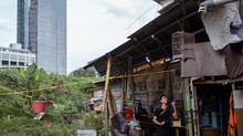 FOTO: Warung Kerek di Tengah Gedung Tinggi Ibu Kota