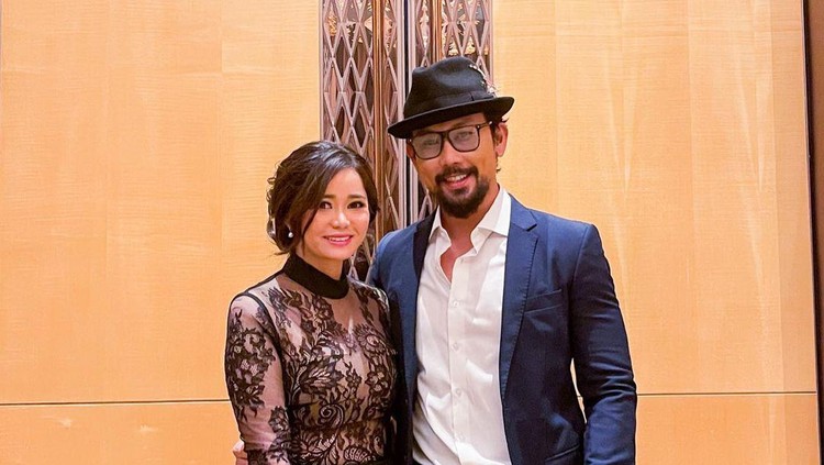 Denny Sumargo dan Olivia Allan Denny Sumargo dan Olivia Allan