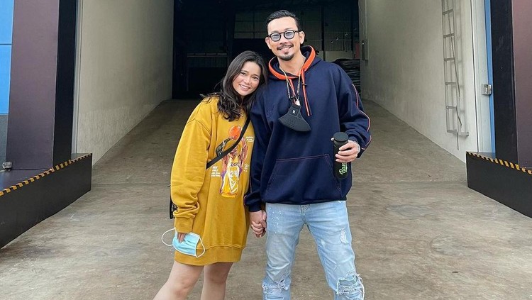 Denny Sumargo dan Olivia Allan Denny Sumargo dan Olivia Allan