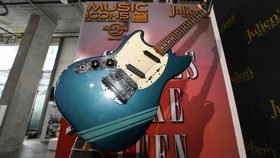 Gitar Kidal Kurt Cobain Dijual Rp24 M, Pernah Dipakai di Tur In Utero