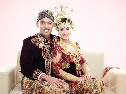 Jenis & Kegunaan Pakaian Adat Jawa Tengah untuk Lelaki dan Perempuan