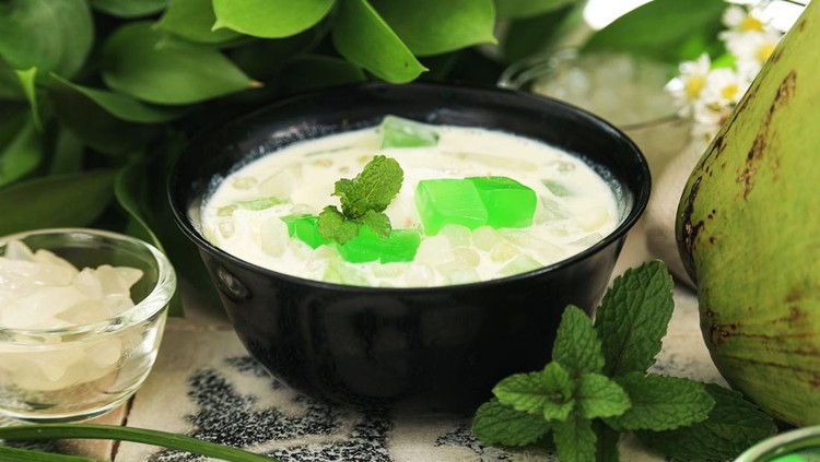 Buko Pandan Kelapa Muda - Filipino Coconut Pandan Desert on Black Bowl