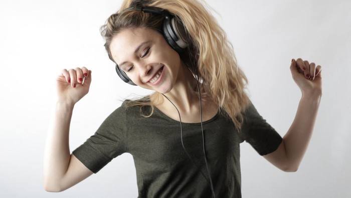 memutar atau mendengarkan musik favorit dapat bantu kembalikan mood yang rusak dalam 5 menit