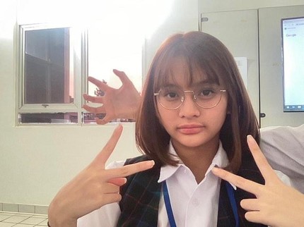 7 Pesona Khadeeja Aisha, Putri Andra Ramadhan Gitaris Dewa 19 yang Sudah ABG