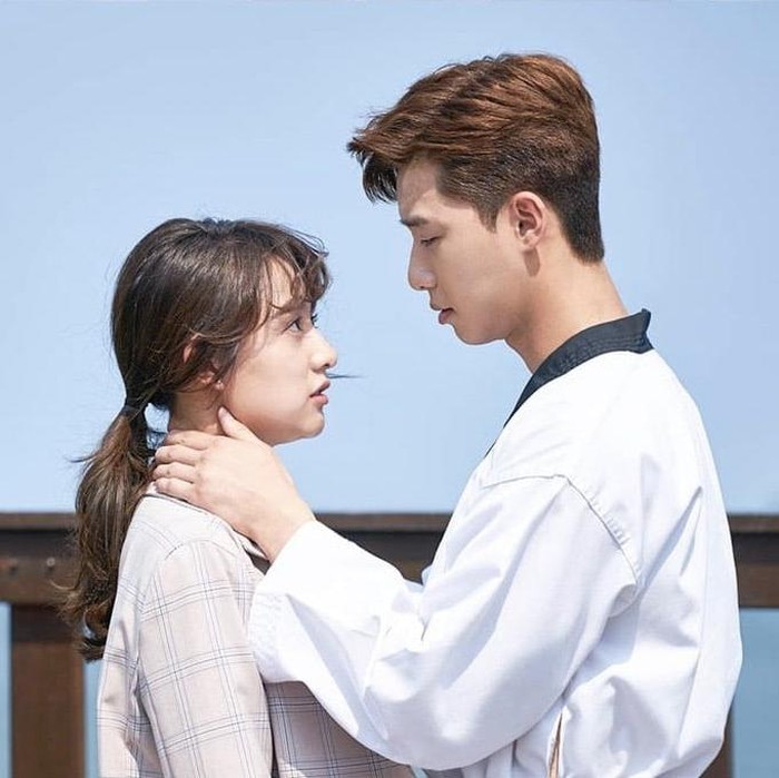 Kim Ji Won dan Park Seo Joon di Fight for My Way