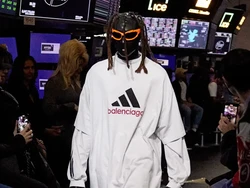 Bajak Bursa Efek NY, Balenciaga Rilis Koleksi Kolaborasi Bersama adidas