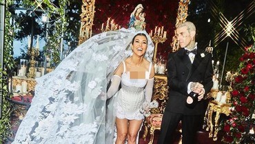Porsi Spagetti di Pernikahan Kourtney Kardashian Dikomplain Terlalu Sedikit