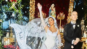 Kourtney Kardashian dan Travis Barker Adakan Pesta Pernikahan di Italia! Benarkah Disponsori oleh Dolce & Gabbana?