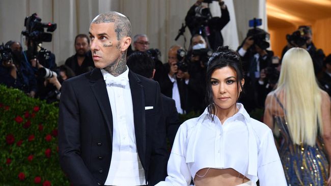 Kourtney Kardashian dan Travis Barker menikah dalam prosesi yang indah nan mewah di Portofino, Italia, Minggu (22/5) waktu setempat.