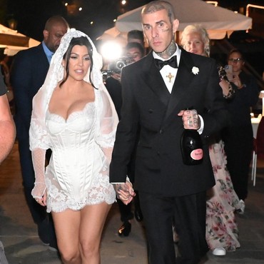 Ingin Cepat Hamil, Kourtney Kardashian Minum Sperma 4 Kali Seminggu