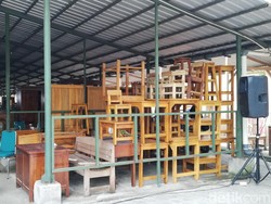 Tempati Lokasi Darurat, Pedagang Pasar Mebel Solo Sambat Tak Bisa Produksi