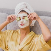 Alami dan Jadul, Ini Sederet Manfaat Masker Mata Mentimun yang Eksis Sejak Ratusan Tahu Lalu Menurut Dermatologis