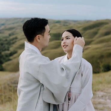 9 Foto Bahagia Prewedding dan Pernikahan Maudy Ayunda