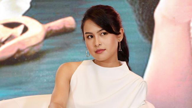 Maudy Ayunda mengunggah sejumlah foto prosesi akad nikah dengan Jesse Choi.