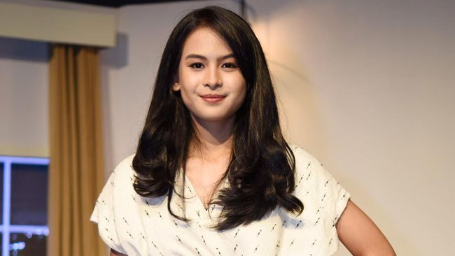 Maudy Ayunda unggah sejumlah foto prewedding yang mengungkap wajah suaminya, Jesse Choi.