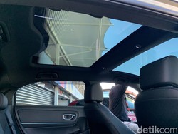 Perbedaan Sunroof, Moonroof, dan Panoramic Roof, Serupa Tapi Tak Sama!