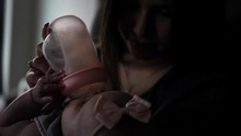 FOTO: Perjuangan Emak-emak Beli Susu Formula yang Langka di AS
