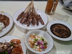 Sate Pak Rebing yang Legendaris di Bogor Sejak Tahun 1942