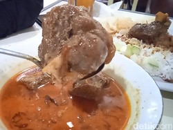 Sate Pak Rebing: Sate dan Gulai Domba Legendaris di Empang Bogor Sejak 1942