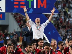 Stefano Pioli Pelatih Terbaik Serie A 2021/2022
